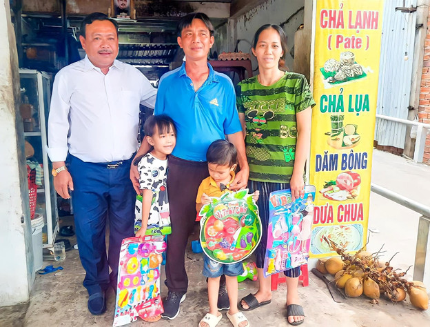 Bác sĩ, lương y Nguyễn Phú Lâm: Ông mụ mát tay giúp hàng ngàn cặp đôi thỏa nguyện ước làm cha mẹ
